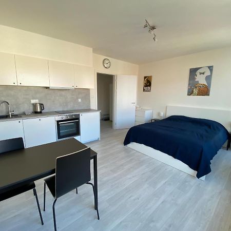 Cozy Studio With Garage In The City Center เปิลเซน ภายนอก รูปภาพ